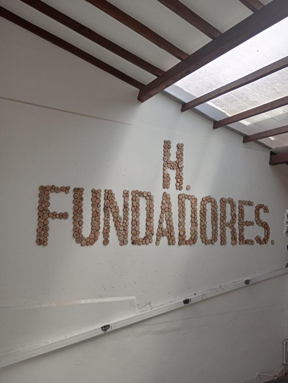 חרדין Hostal Famihotel Fundadores מראה חיצוני תמונה